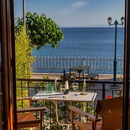 Notos Sea Front Apartment Glósza Kültér fotó