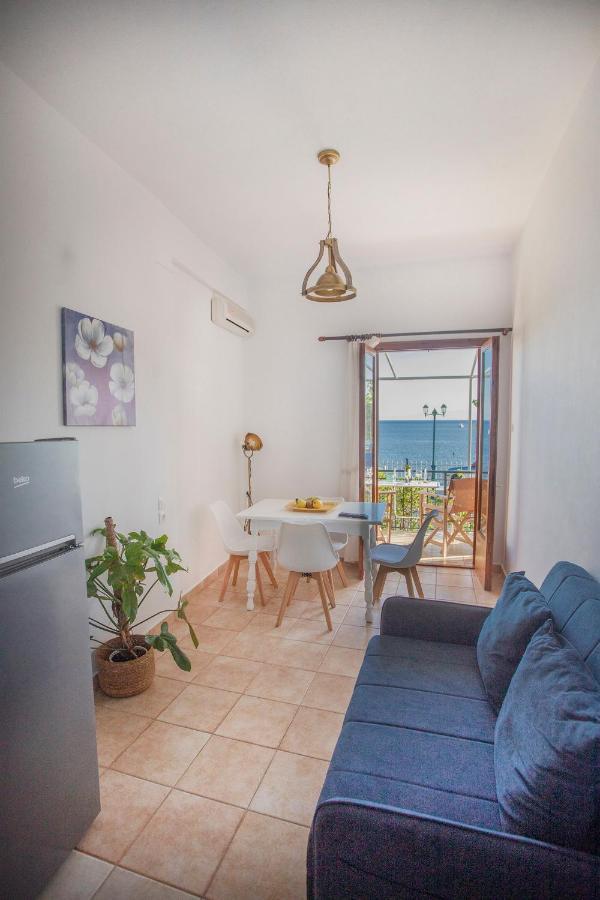 Notos Sea Front Apartment Glósza Kültér fotó
